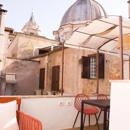 아파트 Navona Penthouse - Attico Vista Cupola 4 Posti *